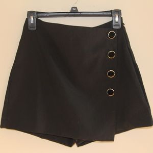 NWT: MANDEE Short / Skirt